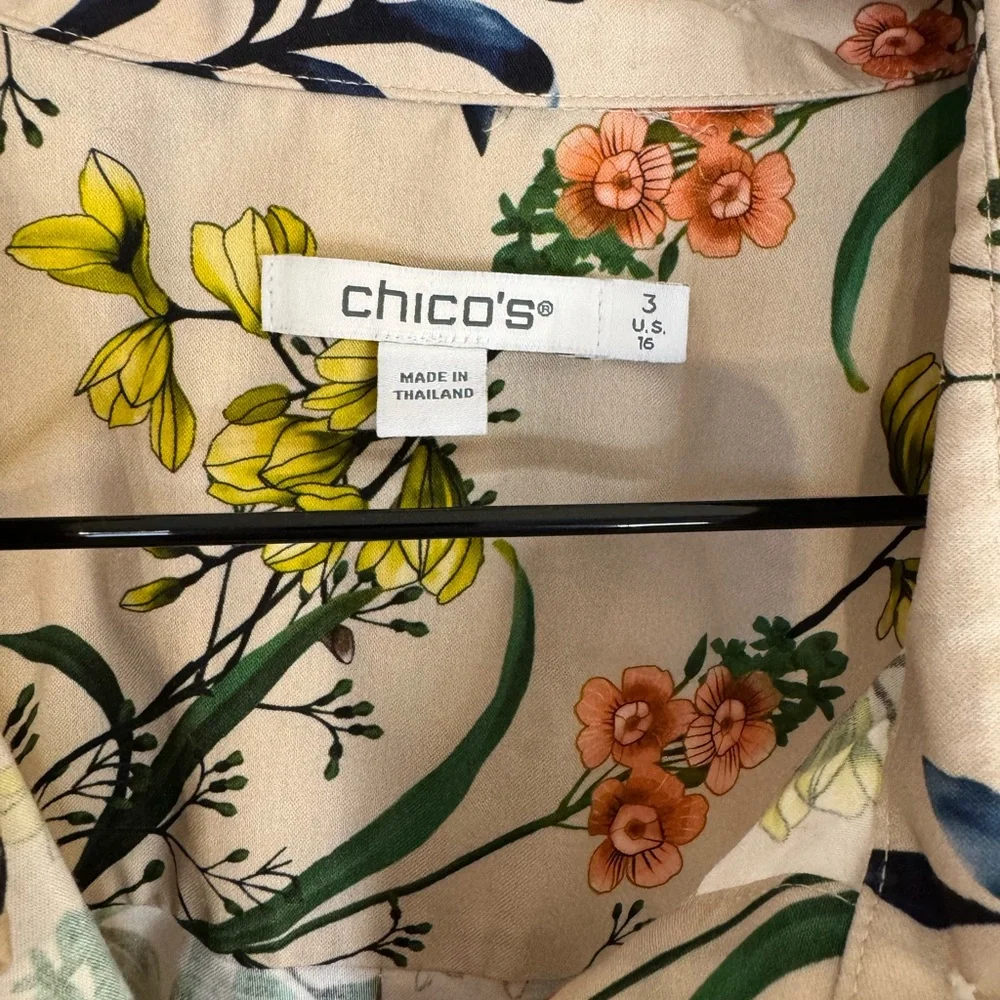 Chico’s No Iron 3/4 Sleeve Button Down Floral Top - Picture 2 of 9